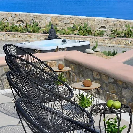 Tohu Mykonos אורנוס